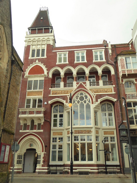 Photo of the outside of Hastings library